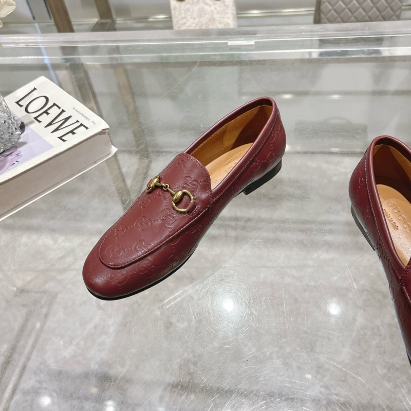 G*u*i leather shoes